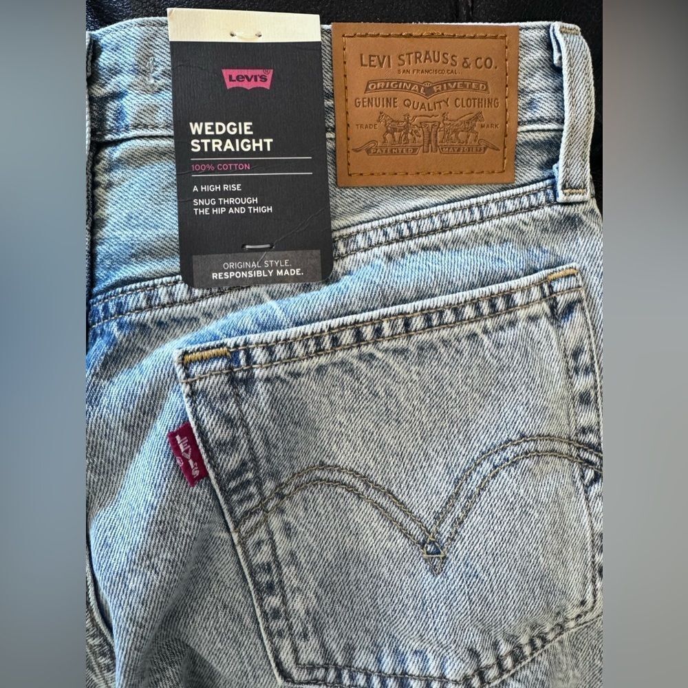 NWT LEVI’S WEDGIE STRAIGHT FIT WOMEN'S JEANS - Picture 10 of 12